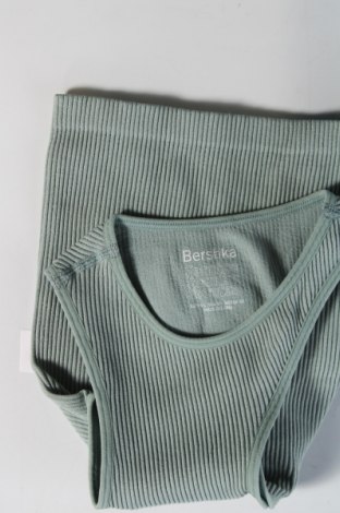 Γυναικείο αμάνικο μπλουζάκι Bershka, Μέγεθος L, Χρώμα Μπλέ, Τιμή 3,14 €