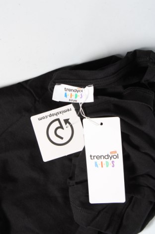 Kinder T-Shirt Trendyol, Größe 8-9y/ 134-140 cm, Farbe Schwarz, Preis 3,96 €