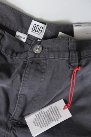 Мъжки къс панталон BDG, Размер S, Цвят Сив, Цена 58,00 лв.