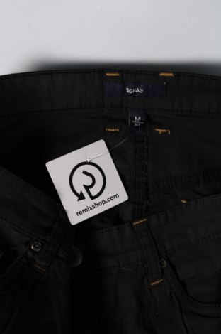 Pantaloni scurți de bărbați Signal, Mărime M, Culoare Negru, Preț 286,18 Lei
