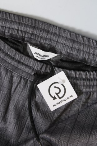 Pánske nohavice  Jack & Jones, Veľkosť S, Farba Sivá, Cena  42,27 €