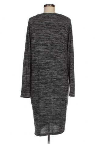 Kleid Janina, Größe M, Farbe Grau, Preis 2,22 €