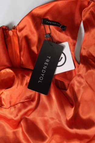 Šaty  Trendyol, Velikost S, Barva Oranžová, Cena  148,00 Kč