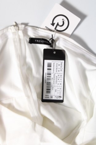 Φόρεμα Trendyol, Μέγεθος M, Χρώμα Λευκό, Τιμή 52,58 €