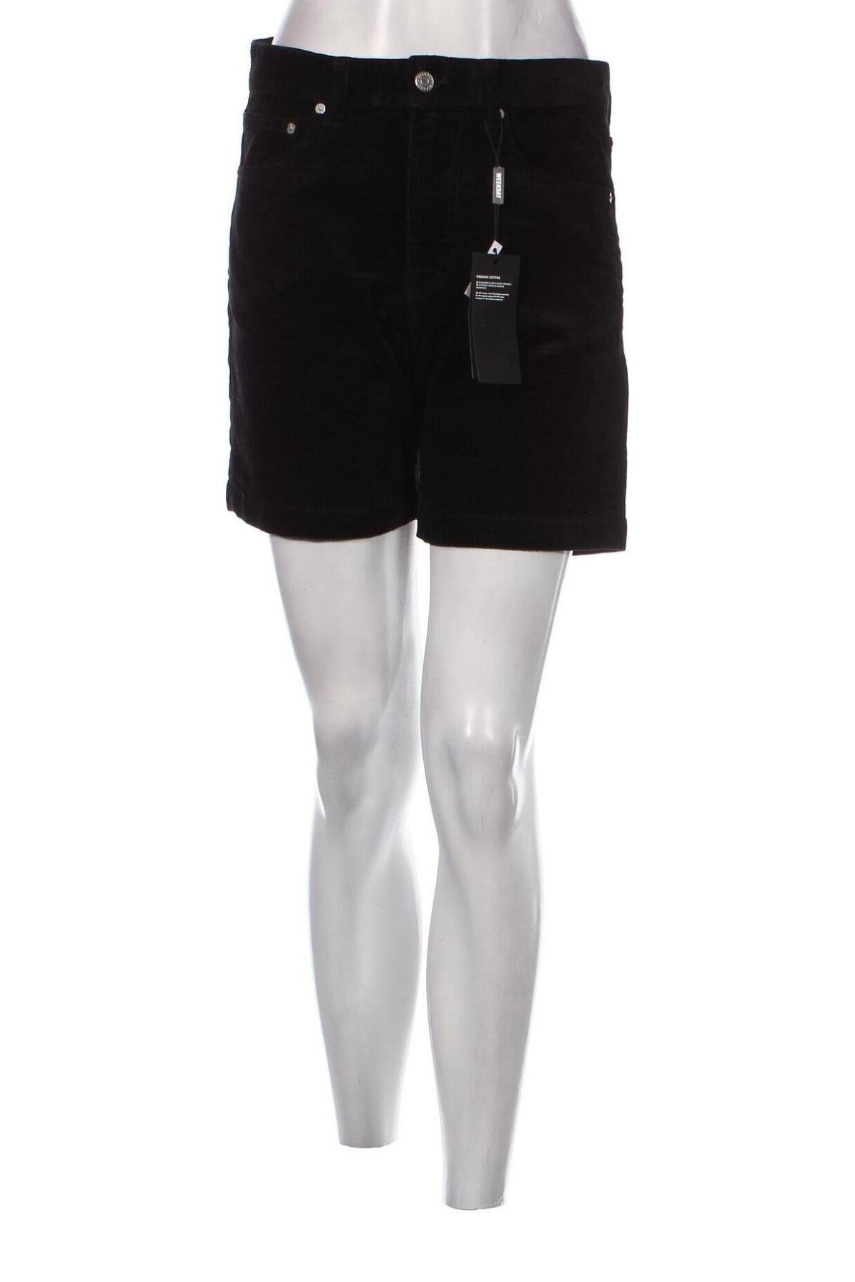 Γυναικείο κοντό παντελόνι Weekday, Μέγεθος XL, Χρώμα Μαύρο, Τιμή 7,79 €