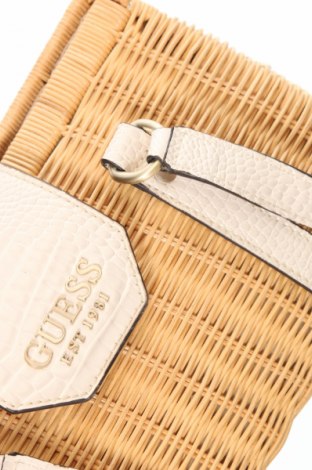 Дамска чанта Guess, Цвят Бежов, Цена 116,00 лв.