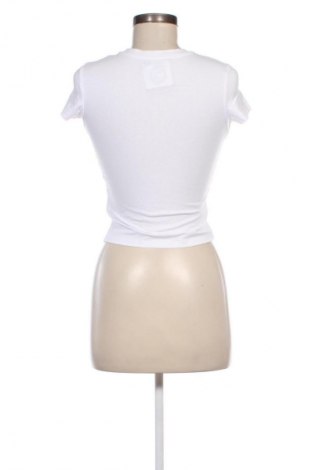 Γυναικείο t-shirt Cropp, Μέγεθος S, Χρώμα Λευκό, Τιμή 6,99 €