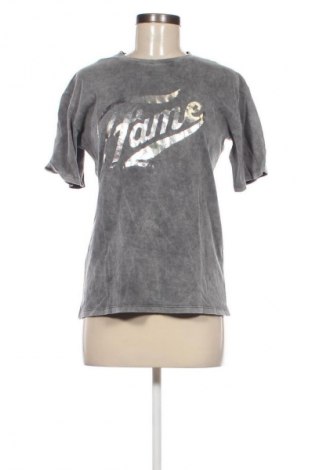 Damen T-Shirt Stradivarius, Größe S, Farbe Grau, Preis 14,00 €