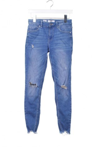 Damskie jeansy Bershka, Rozmiar S, Kolor Niebieski, Cena 43,99 zł