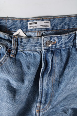 Γυναικείο Τζίν Bershka, Μέγεθος M, Χρώμα Μπλέ, Τιμή 10,99 €