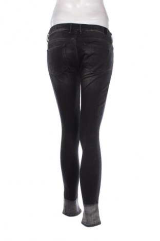 Damen Jeans Guess, Größe S, Farbe Grau, Preis 15,99 €