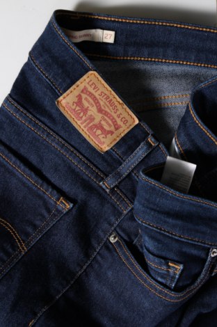 Дамски дънки Levi's, Размер S, Цвят Син, Цена 39,49 лв.