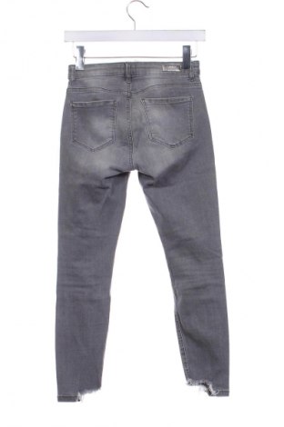 Damskie jeansy ONLY, Rozmiar XS, Kolor Szary, Cena 50,99 zł