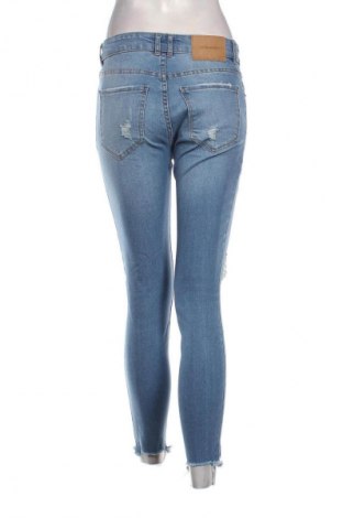 Damskie jeansy Pull&Bear, Rozmiar M, Kolor Niebieski, Cena 34,99 zł