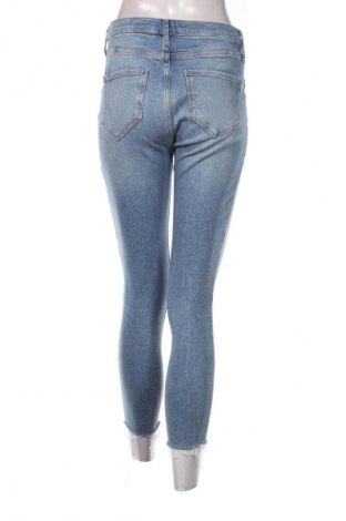 Damskie jeansy River Island, Rozmiar M, Kolor Niebieski, Cena 52,99 zł