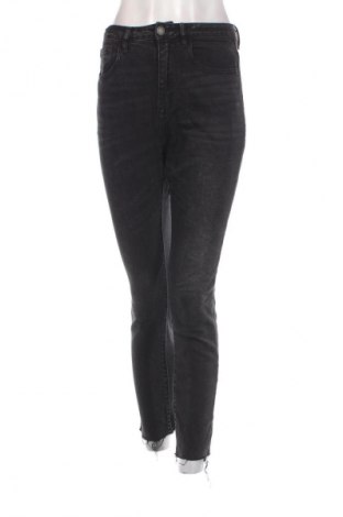 Damen Jeans Stradivarius, Größe S, Farbe Grau, Preis 10,49 €