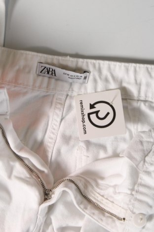 Damskie jeansy Zara, Rozmiar M, Kolor Biały, Cena 43,99 zł