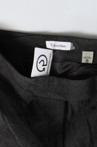 Dámské kalhoty  Calvin Klein, Velikost M, Barva Šedá, Cena  829,00 Kč