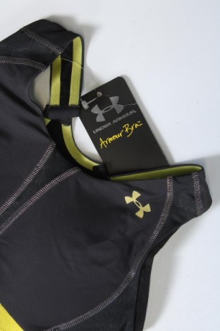 Дамски спортен топ Under Armour, Размер XS, Цвят Черен, Цена 76,83 лв.