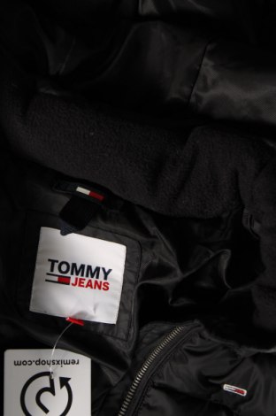 Дамско яке Tommy Jeans, Размер M, Цвят Черен, Цена 156,40 лв.