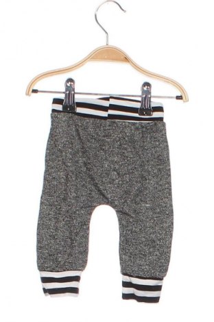 Kinder Sporthose, Größe 6-9m/ 68-74 cm, Farbe Grau, Preis 5,99 €