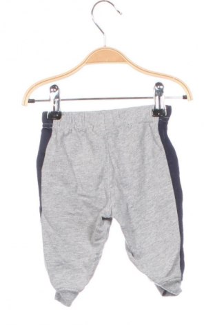 Kinder Sporthose Nike, Größe 3-6m/ 62-68 cm, Farbe Grau, Preis € 10,99