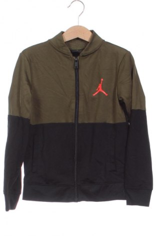 Детско спортно горнище Air Jordan Nike, Размер 4-5y/ 110-116 см, Цвят Многоцветен, Цена 46,49 лв.