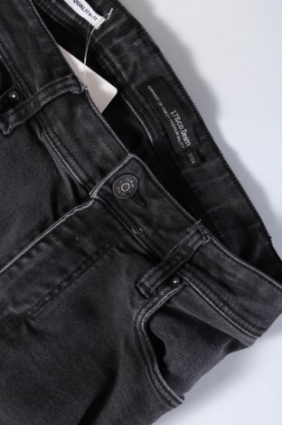 Herren Jeans Superior, Größe M, Farbe Grau, Preis € 13,99