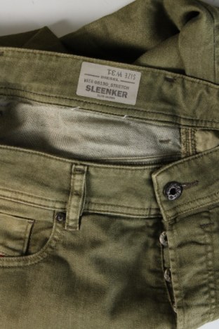 Herrenhose Diesel, Größe M, Farbe Grün, Preis € 99,99