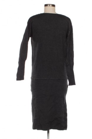 Kleid, Größe M, Farbe Grau, Preis 11,99 €