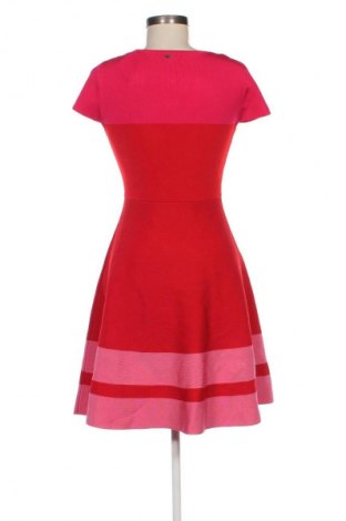 Kleid Guess, Größe M, Farbe Rot, Preis € 34,99