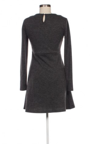 Kleid Pieces, Größe S, Farbe Grau, Preis € 8,99