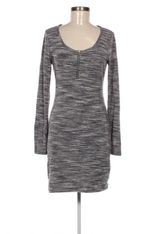 Kleid So, Größe M, Farbe Grau, Preis 9,49 €