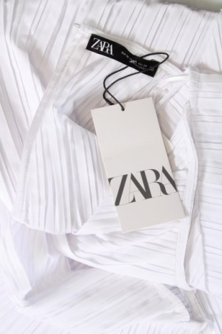 Рокля Zara, Размер XS, Цвят Бял, Цена 50,00 лв.