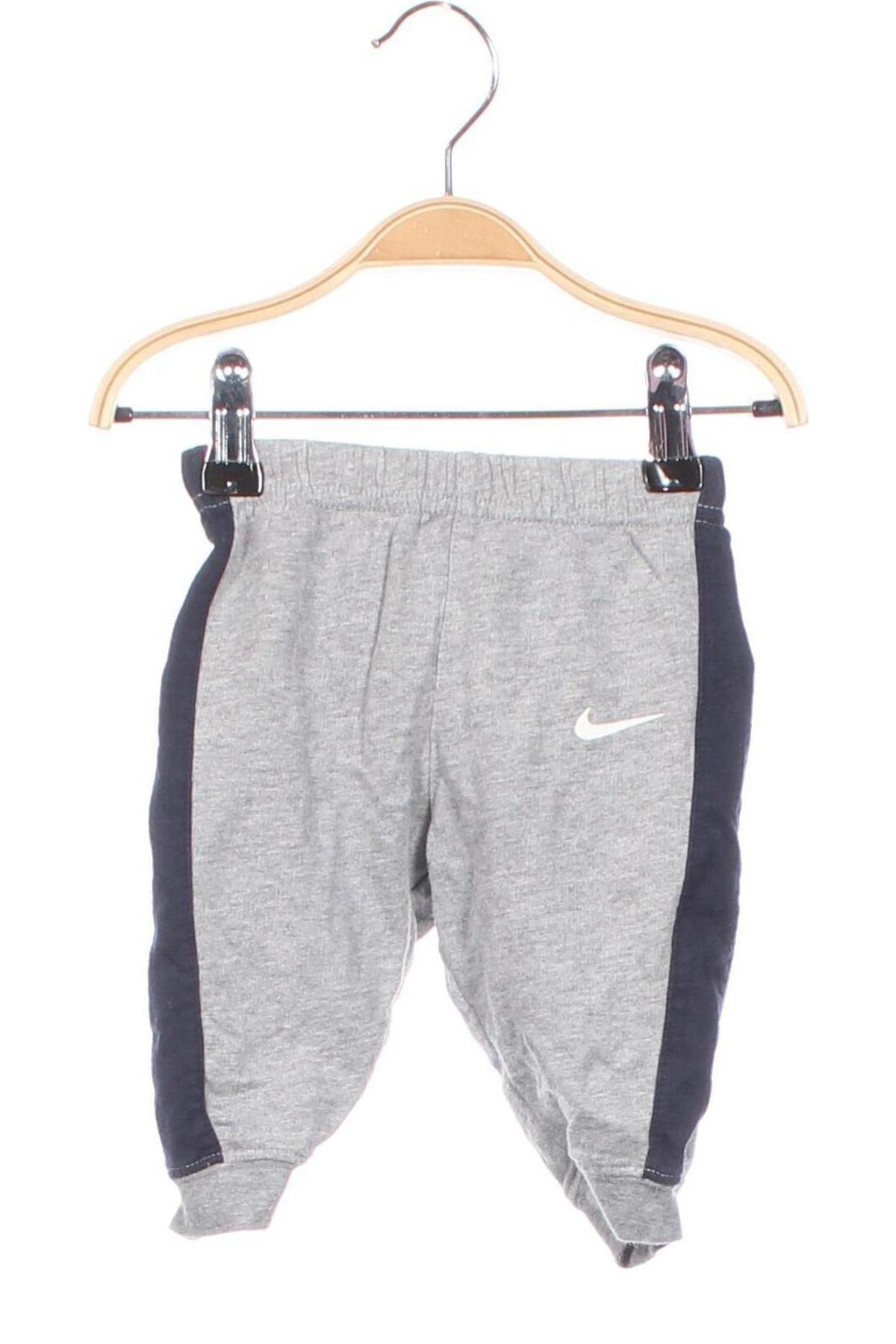 Kinder Sporthose Nike, Größe 3-6m/ 62-68 cm, Farbe Grau, Preis € 10,99