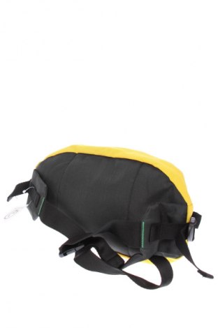 Чанта за кръст Adidas, Цвят Многоцветен, Цена 53,99 лв.