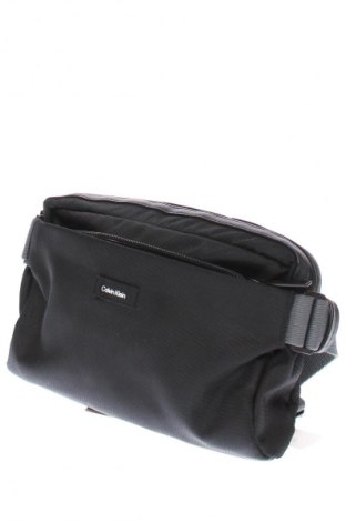 Чанта за кръст Calvin Klein, Цвят Черен, Цена 112,99 лв.