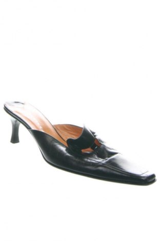 Чехли Chantal, Размер 39, Цвят Черен, Цена 140,76 лв.