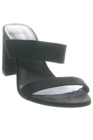 Чехли H&M Divided, Размер 38, Цвят Черен, Цена 40,99 лв.