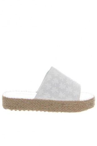 Чехли RunnerBoss, Размер 39, Цвят Бял, Цена 50,99 лв.