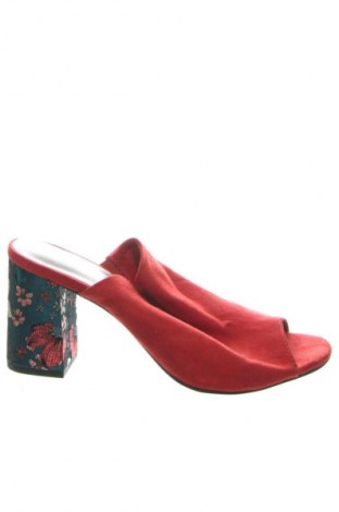 Чехли Tamaris, Размер 39, Цвят Червен, Цена 61,99 лв.