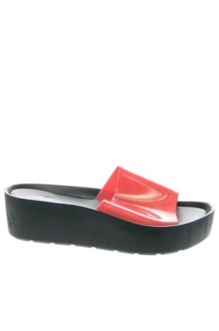 Чехли Tendenz, Размер 39, Цвят Червен, Цена 40,99 лв.