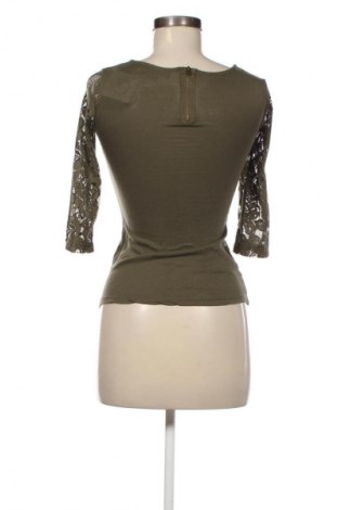 Damen Shirt Bershka, Größe XS, Farbe Grün, Preis € 7,99