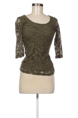 Damen Shirt Bershka, Größe XS, Farbe Grün, Preis € 7,99