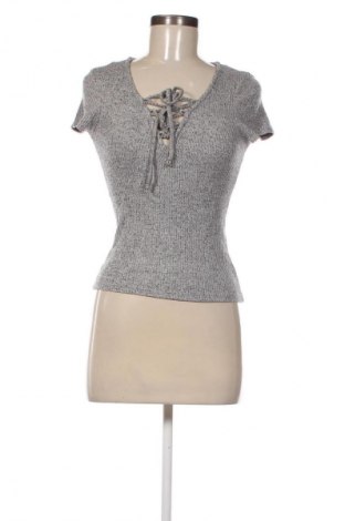 Bluzka damska Bershka, Rozmiar M, Kolor Szary, Cena 32,99 zł