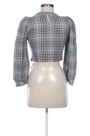 Γυναικεία μπλούζα Bershka, Μέγεθος M, Χρώμα Πολύχρωμο, Τιμή 6,99 €