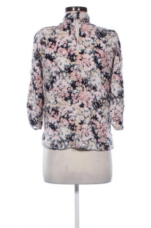 Дамска блуза Billie & Blossom, Размер M, Цвят Многоцветен, Цена 33,93 лв.