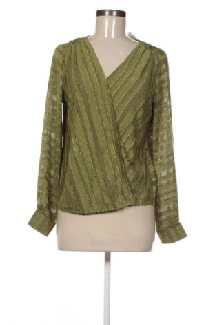 Damen Shirt Creation L, Größe M, Farbe Grün, Preis 8,99 €