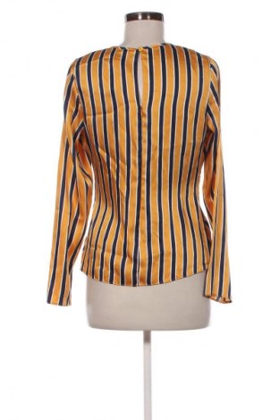 Дамска блуза Primark, Размер M, Цвят Многоцветен, Цена 36,10 лв.