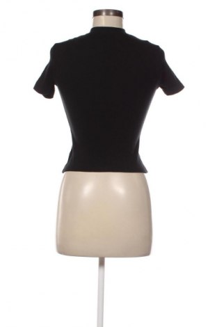Dámská halenka Pull&Bear, Velikost M, Barva Černá, Cena  179,00 Kč
